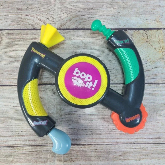 Vintage Bop It Extreme Talking Handheld Electronic Game 2002 Hasbro